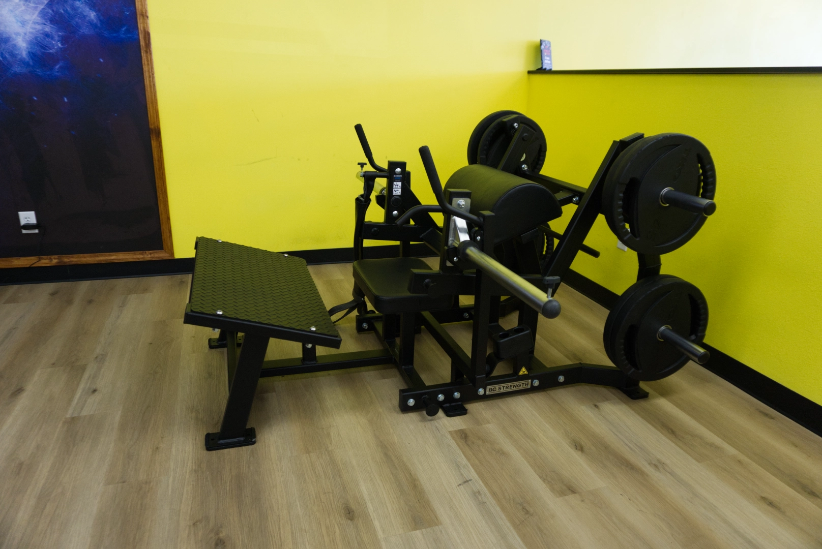 Hip thrust machine at 24 Seven Club Fitness